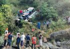 Үндістанда лық толы автобус шатқалдан құлап, 36 адам қаза болды