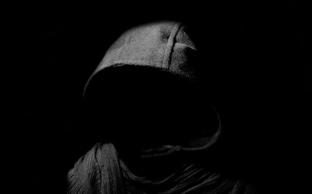 Зорлық белгілері бар: Тараздағы пәтерлердің бірінен екі адамның мүрдесі табылды