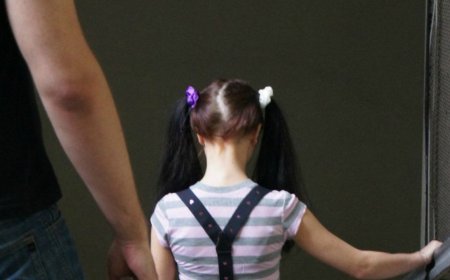 «Небәрі 6 жаста болған»: Екі адам бүлдіршін қызды жылдар бойы зорлап келген