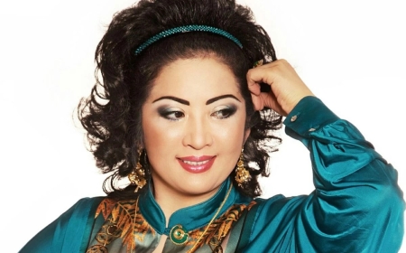 «Ұйықтап жатып ән саламын»: Мақпал Жүнісова бала күніндегі ерекше қасиетін айтты