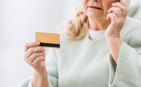 40 миллион теңге: алаяқтар зейнеткерді тақырға отырғызып кетті