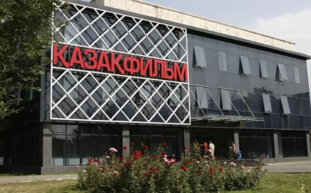 «Жағдай қиын»: Асанәлі Әшімов пен Дулат Исабеков бастаған зиялы қауым Президентке ашық хат жолдады