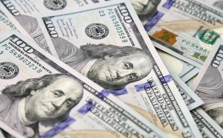 Курс доллара в обменниках достиг 500 тенге