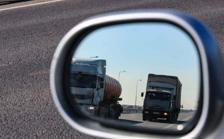 Грузовик со взрывчаткой взорвался на трассе в ВКО