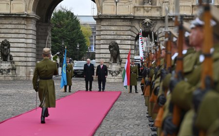 Состоялась официальная церемония встречи Президента Казахстана