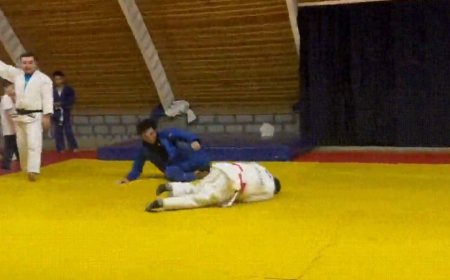 «Әлі ұта алмай жүрмін». Елдос Сметов шамасы кімге жетпей жүргенін айтты (ВИДЕО)