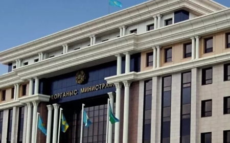 Тоқаев қарулы күштердің қолбасшыларын ауыстырды