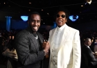 Рэпер Jay-Z-ге 13 жасар қызды P. Diddy-мен бірге зорлады деген айып тағылды