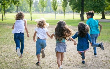 Закиева предложила запретить оставлять детей до 12 лет одних дома в Казахстане