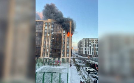 Астанада көпқабатты тұрғын үйден өрт шықты (ВИДЕО)