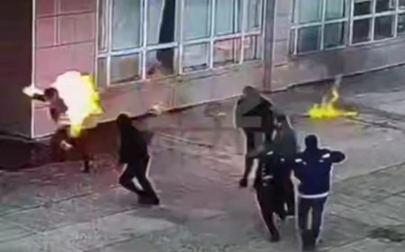 Маңғыстау облысы әкімдігі алдында бір адам өзін өртеп жіберді