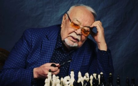 «Сол түні қатты қорықтым»: Асанәлі Әшімов жетім өскенін айтып, балалық шағын есіне алды (ВИДЕО)