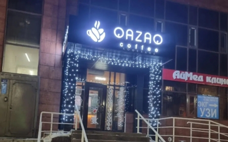 «Ұжым қазақша сөйлеуге міндетті емес»: Елордадағы мейрамхана басшылығының әрекеті сынға ұшырады