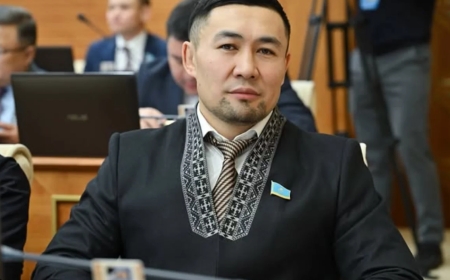 «Арақ ішіп, ләйліп...»: Ардақ Назаров Түркістанда арақ ішуге тыйым салуды ұсынды