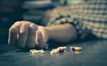 Алматыда анасынан айырылған жасөспірім күйзелістен 40 дана дәрі жұтып қойған