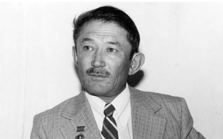 «Мұқағали, Қасым да, Иса Байзақов та еленбеген«»: Шәмшінің архиві табылды