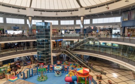 Павлодардағы сауда орталықта 4 жасар бала биіктіктен құлап кетті