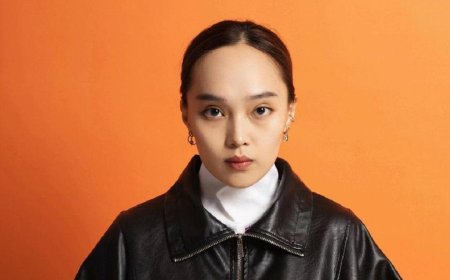 «Бәрінде бетперде»: Жанар Айжанованың қызы тойына кімдерді шақырмайтынын ашық айтты