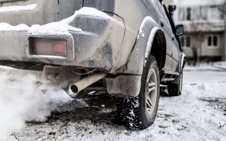 "Пяти минут достаточно". Министр экологии поддержал штраф за прогрев автомобилей