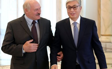 Токаев поздравил Лукашенко с победой на выборах
