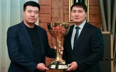 Бақтияр Артаевқа 20 жыл бұрын жеңіп алған Вэл Баркер кубогы қайтарылды