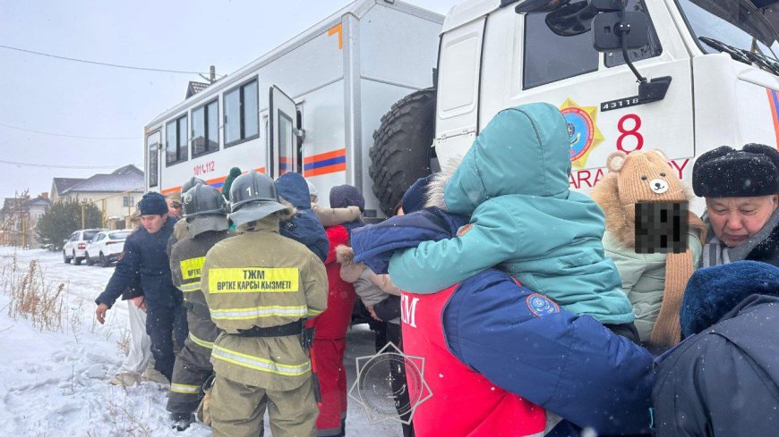 В Караганде из охваченного огнем детского сада эвакуировали 82 ребенка