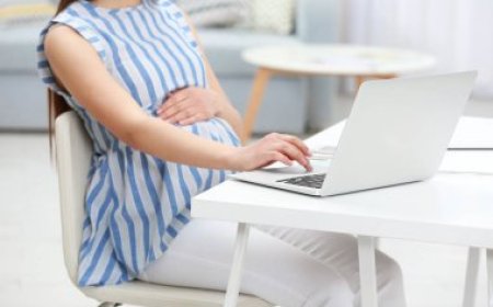 Конституционный суд: декретный уход должен засчитываться в стаж и отцам