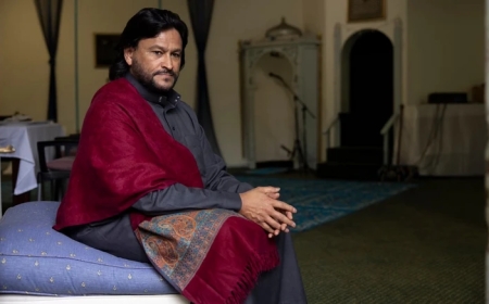 Өзінің «гей» екенін ашық жариялаған имамды белгісіз біреулер атып кетті