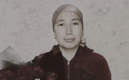 «7 баланың анасын терезеден лақтырып жіберді»: Шымкентте мәйіті ауладан табылған әйелдің туыстары әділдік іздейді