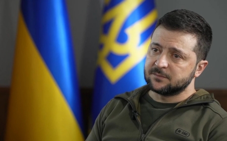 Зеленский өзінің отставкаға кетуге дайын екенін мәлімдеді