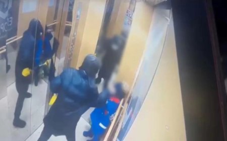Лифт ішінде баланың бетін пышақтаған жасөспірімді санитарлар соққыға жыққан