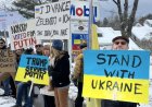 «Ресейге барып сырғана»: халық АҚШ вице-президентін шаңғы курортына кіргізбей қойды