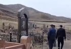 «Дінімізге қарсы»: Алматы облысының тұрғыны зираттағы құлпытастарды қиратқан