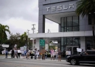 АҚШ пен Еуропадағы Tesla салондарының маңында Илон Маскқа қарсы наразылық акциялары өтті