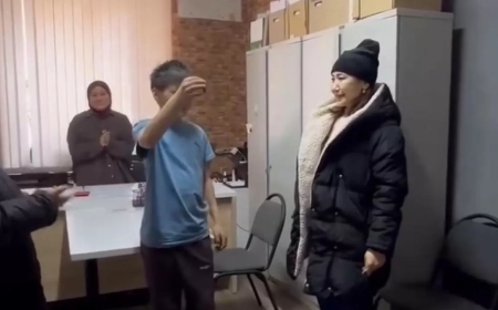 Семейде оқушылардың тепкісіне ұшыраған балаға халық 35 млн теңгенің үйін алып берді