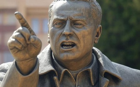 Алматыда Владимир Жириновскийге ескерткіш қойылмайды