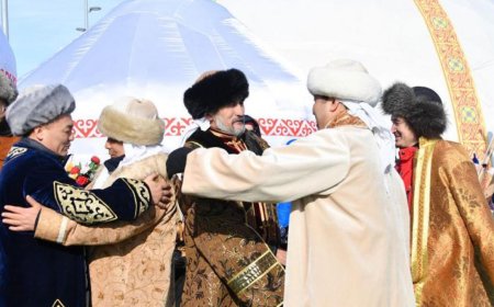 Токаев поздравил казахстанцев с праздником Амал күні