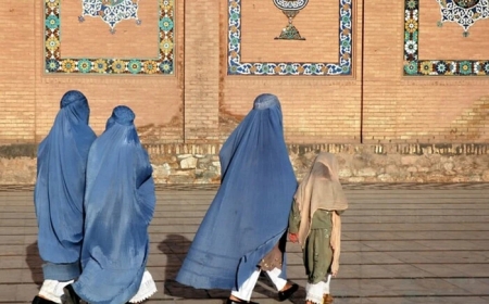 Иран хиджаб кимеген әйелдерді дронмен бақылауға көшті