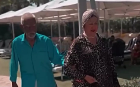 «Тойдың орнына шетелге барып келсін»: әнші Бүркіт ата-анасын Дубайға демалысқа жіберді