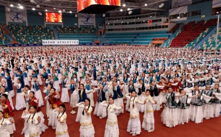 Более 3000 школьниц одновременно исполнили «Қамажай» в Астане