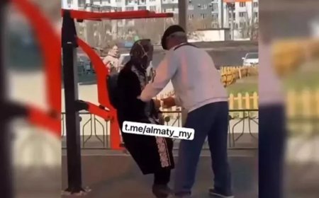 «Ұрып-соғуы бірінші рет емес»: Алматыда зейнеткер әйелін жаттығу жасауға мәжбүрлеген (ВИДЕО)