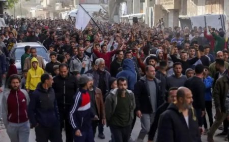 В секторе Газа сотни палестинцев вышли на протест против ХАМАС