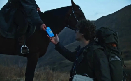 Ресейлік актер «Қазақстан шоколадын» жарнамалағаны үшін соққыға жығылды