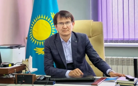 Ұстаз Аятжан Ахметжанұлы мектепте телефон пайдалануға шектеу қоюды ұсынды