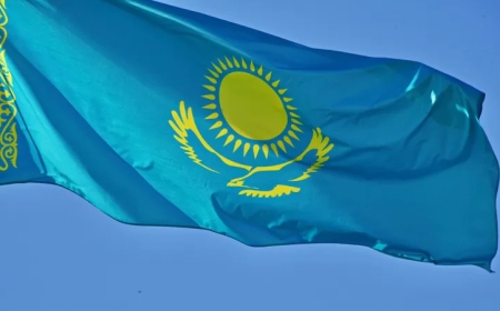 Wildberries убрал с продажи флаги Казахстана с арабской надписью после скандала в соцсетях