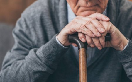 Теміртауда жасөспірімдер жалғызбасты қарияның үйіне кіріп, соққыға жыққан