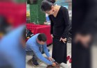 Депутат Дәулет Мұқаев қырыққа таяған әйелдің тұсауын кесті