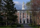 Гарвард подал в суд на администрацию Трампа из-за заморозки финансирования