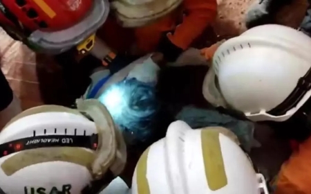 Мьянмадағы жер сілкінісі: үйінді астында қалған жігіт бес күннен кейін аман-есен табылды (видео)