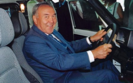 «Оқ өткізбейді»: Назарбаев мінген көлік 222 млн теңгеге сатылымға шықты